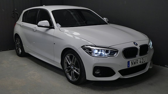 BMW 120i 2 of 5