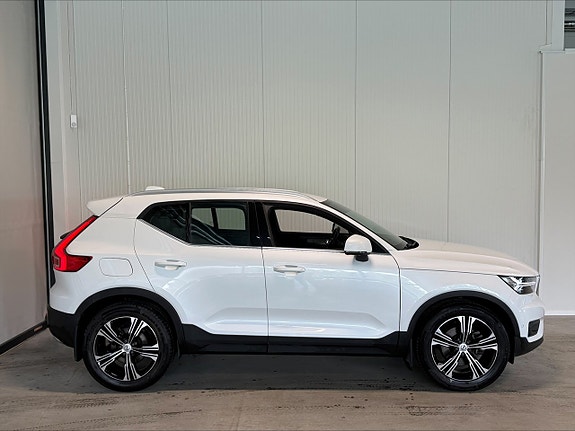 Volvo XC40 4 of 5