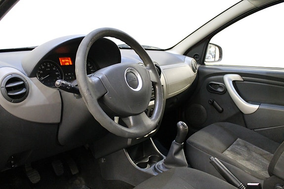 Dacia Sandero 8 of 9