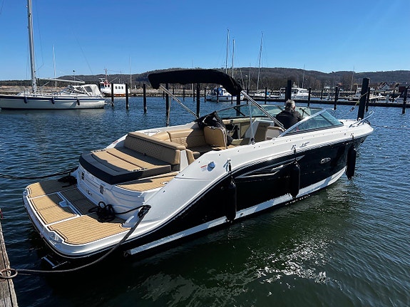 Sea Ray Sun Sport 250 -2023 | Mercruiser 6.2 MPI