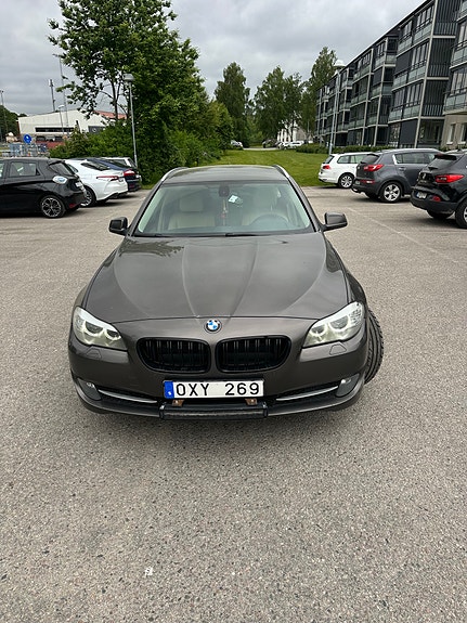 BMW 520d 2 of 5