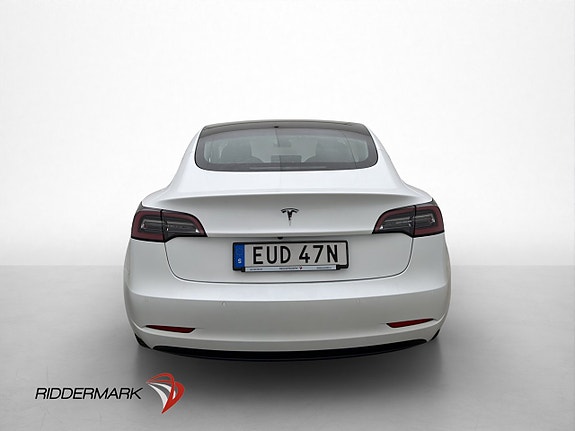 Tesla Model 3 4 of 5