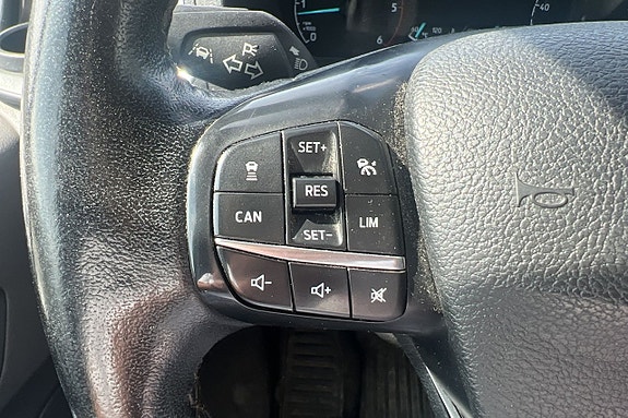 Ford Transit Custom 18 of 25