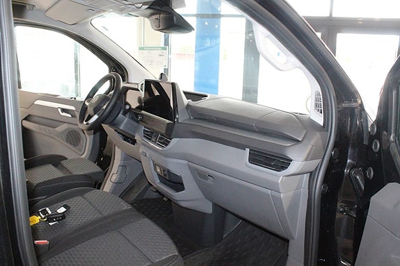 Volkswagen Transporter 12 of 16