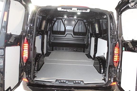 Volkswagen Transporter 7 of 16