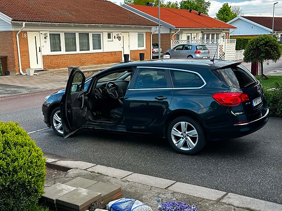 Opel Astra 2 of 5