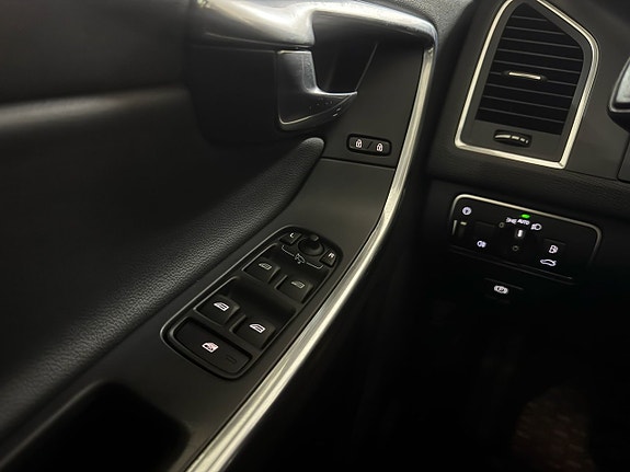 Volvo XC60 12 of 24