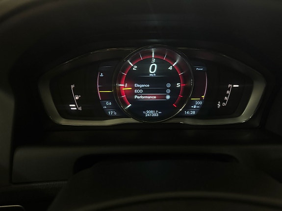 Volvo XC60 18 of 24