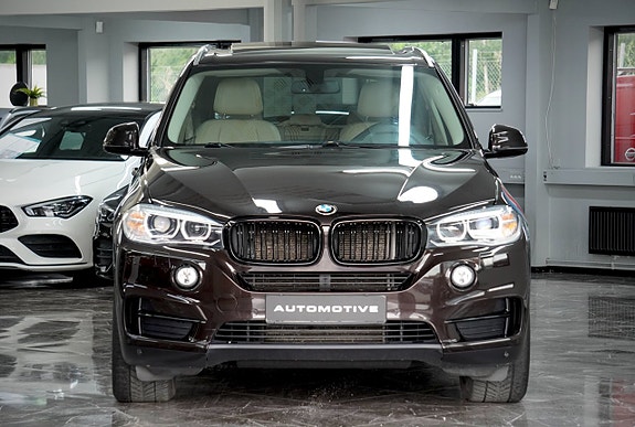BMW X5 2 of 5