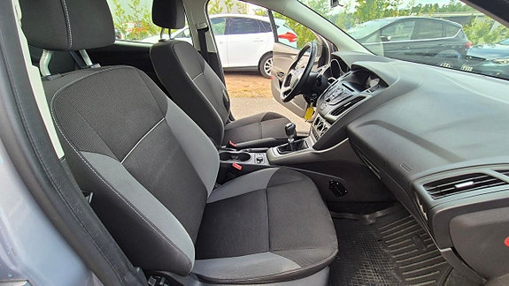 Ford Focus 7 of 8