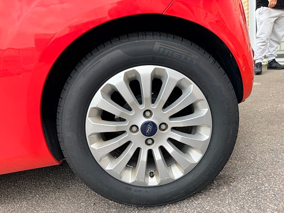 Ford Ka 3 of 5