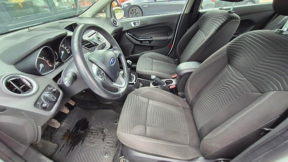 Ford Fiesta 6 of 9