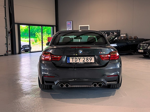 BMW M4 4 of 30
