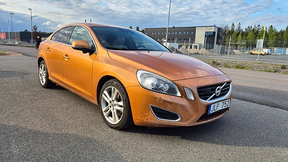 Volvo S60 10 of 13