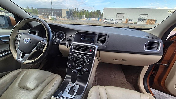 Volvo S60 9 of 13