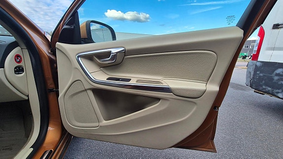 Volvo S60 13 of 13