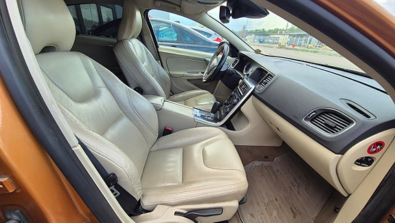 Volvo S60 7 of 13