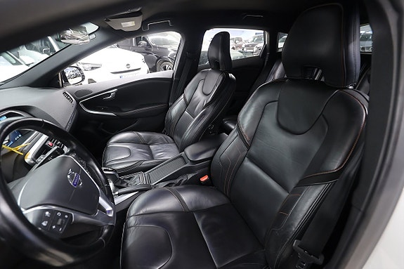 Volvo V40 Cross Country 15 of 19