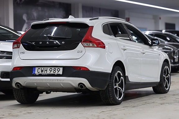 Volvo V40 Cross Country 8 of 19