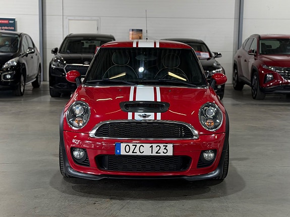 MINI John Cooper Works 2 of 5