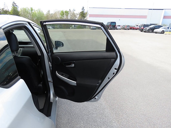 Toyota Prius 17 of 17