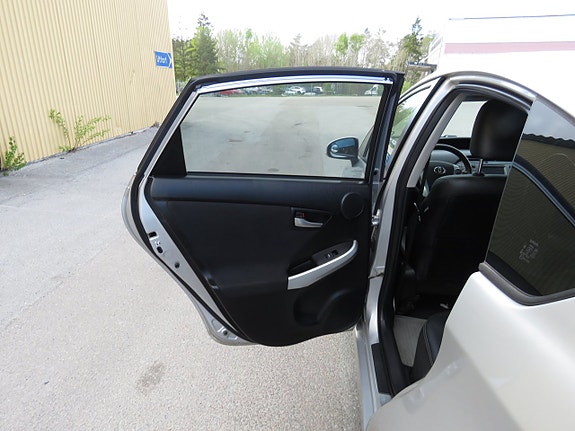 Toyota Prius 16 of 17