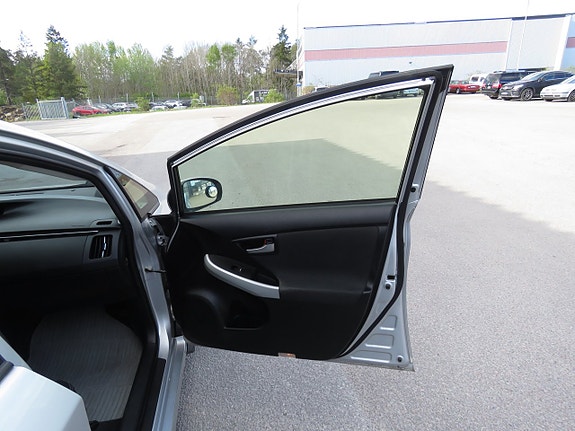 Toyota Prius 15 of 17