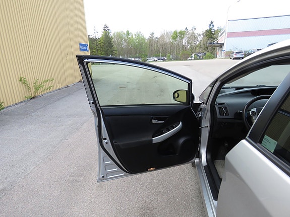 Toyota Prius 14 of 17
