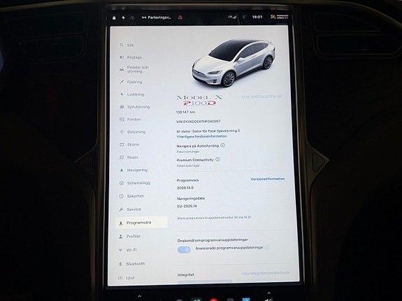 Tesla Model X 18 of 21