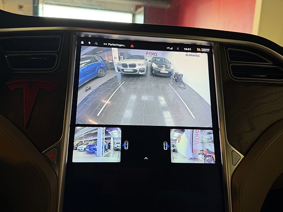 Tesla Model X 20 of 21