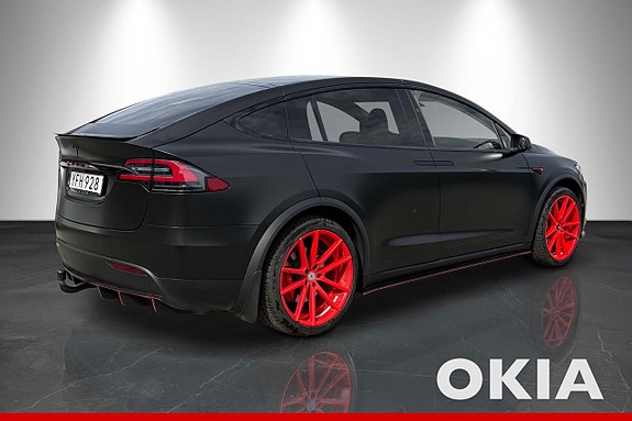 Tesla Model X 6 of 21