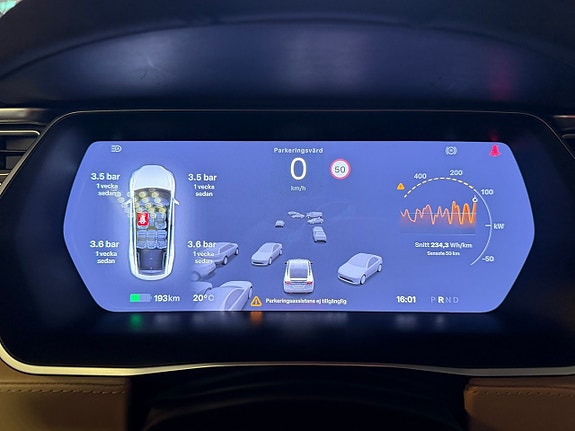 Tesla Model X 16 of 21
