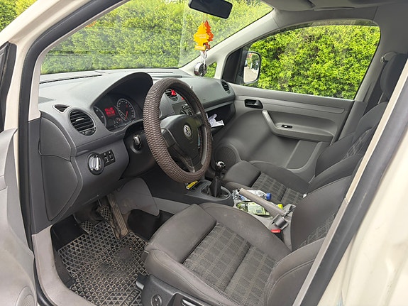 Volkswagen Caddy 5 of 5