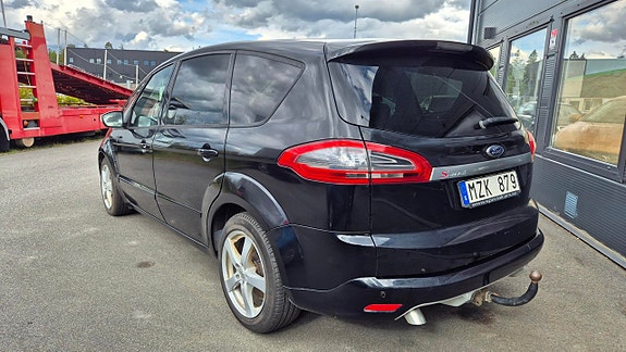 Ford S-MAX 3 of 5