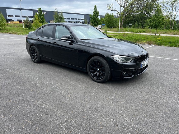 BMW 320d 2 of 5