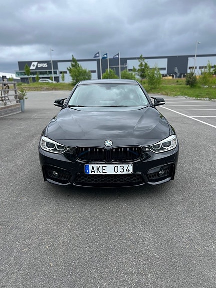 BMW 320d 3 of 5
