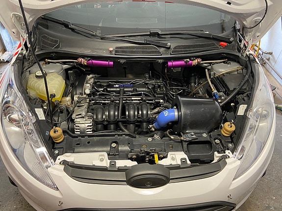 Ford Fiesta 4 of 6