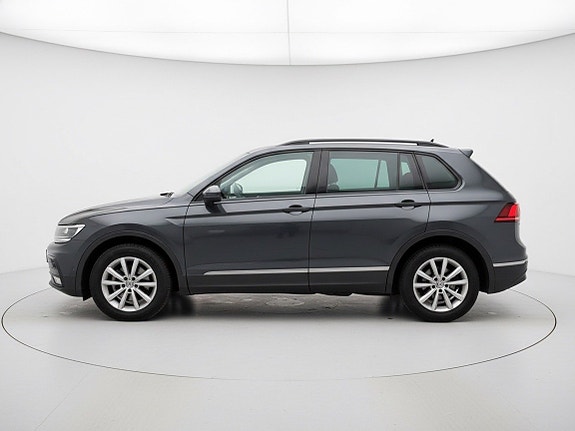 Volkswagen Tiguan 3 of 11
