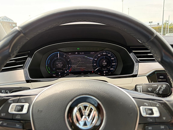 Volkswagen Passat 4 of 5