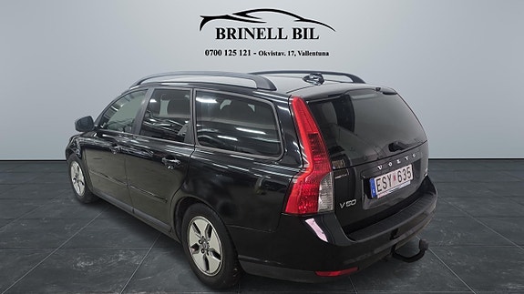 Volvo V50 3 of 11