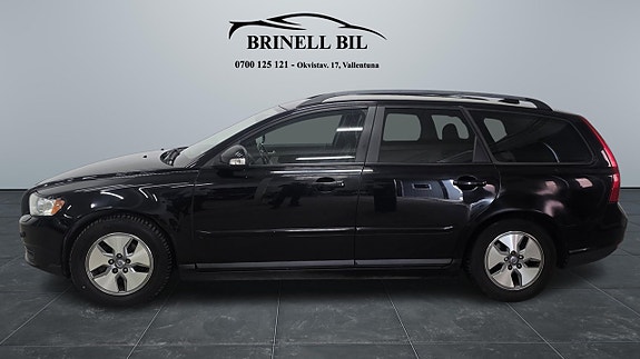 Volvo V50 2 of 11