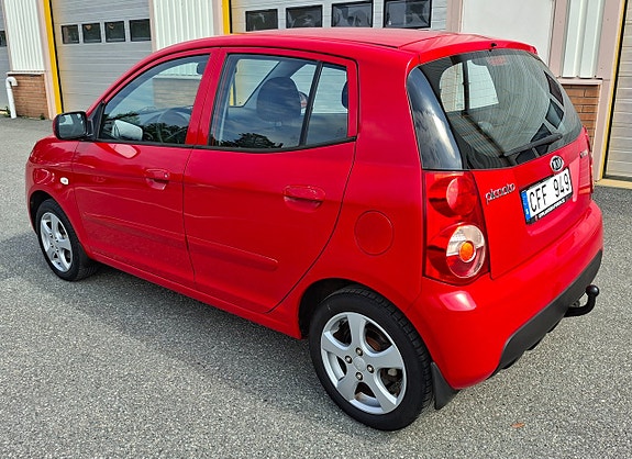 Kia Picanto 2 of 5