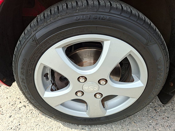 Kia Picanto 14 of 15