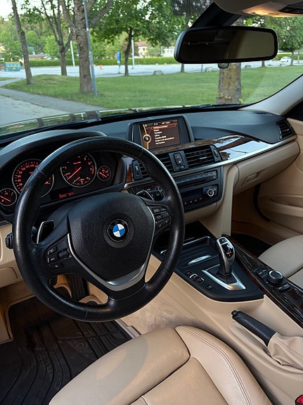 BMW 328i 7 of 20