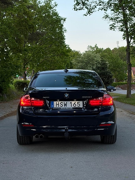 BMW 328i 2 of 20