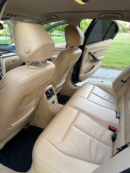 BMW 328i 13 of 20