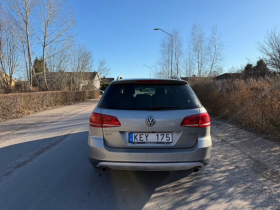 Volkswagen Passat Alltrack 4 of 5