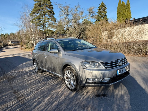 Volkswagen Passat Alltrack 3 of 5