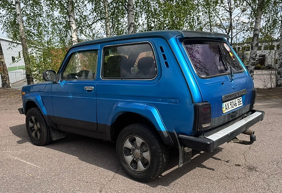 Lada Niva 2 of 10