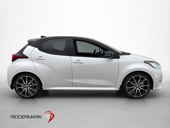 Toyota Yaris 9 of 30